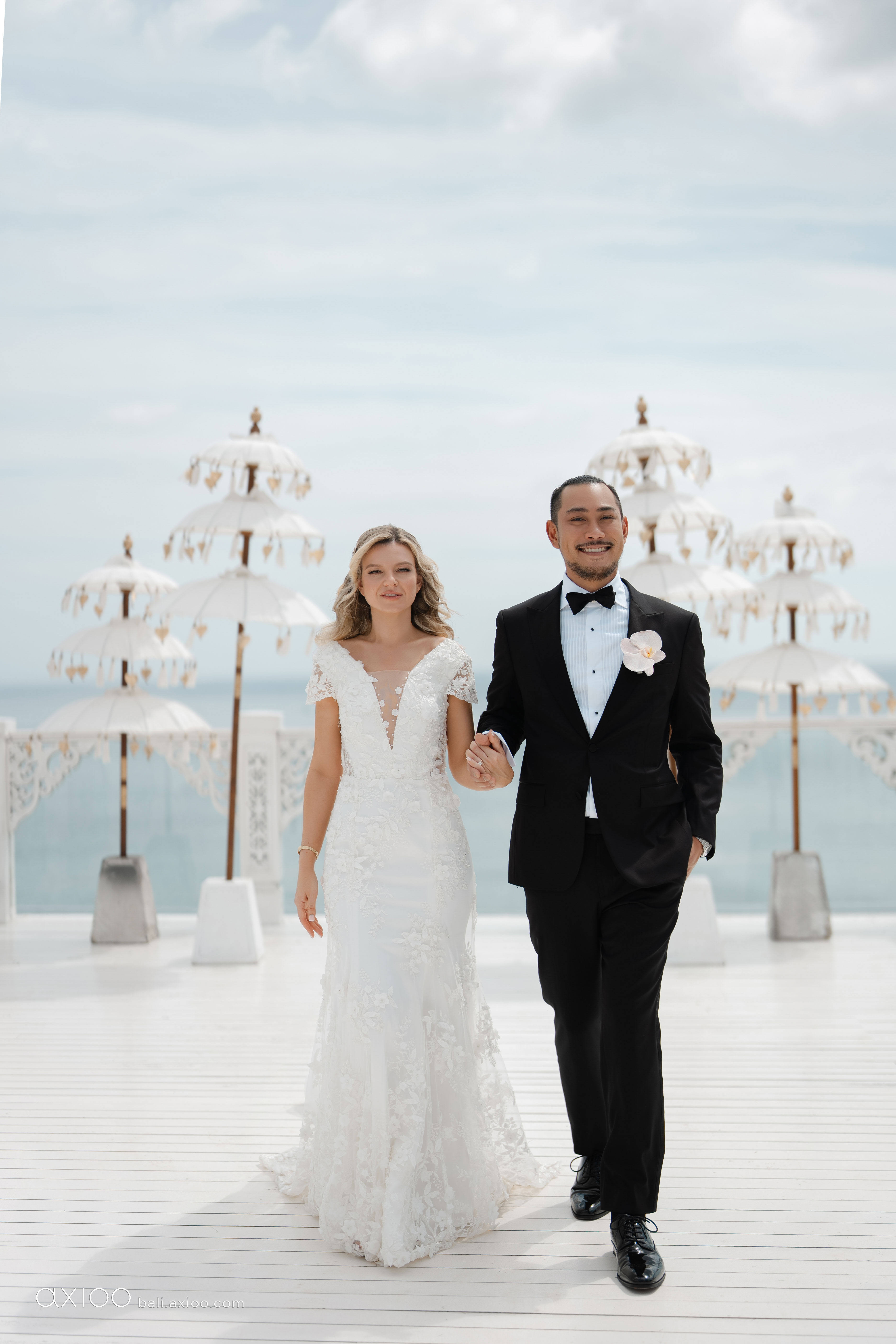 Axioo: A Reign of Forever
